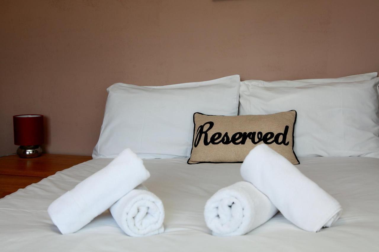 Hampton Court Hotel อีสต์โมลเซย์ ภายนอก รูปภาพ