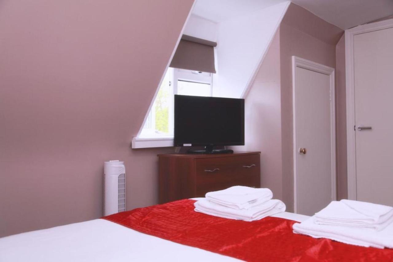 Hampton Court Hotel อีสต์โมลเซย์ ภายนอก รูปภาพ
